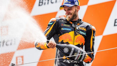 Binder rolls the dice in Austria and storms to second MotoGP™ victory
